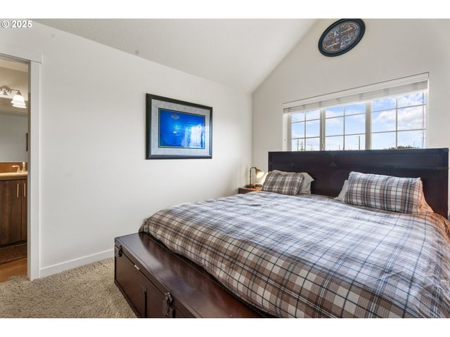 7906 Ne MIRIAM Way, Hillsboro, OR 97006