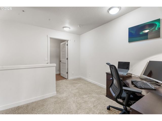 7906 Ne MIRIAM Way, Hillsboro, OR 97006