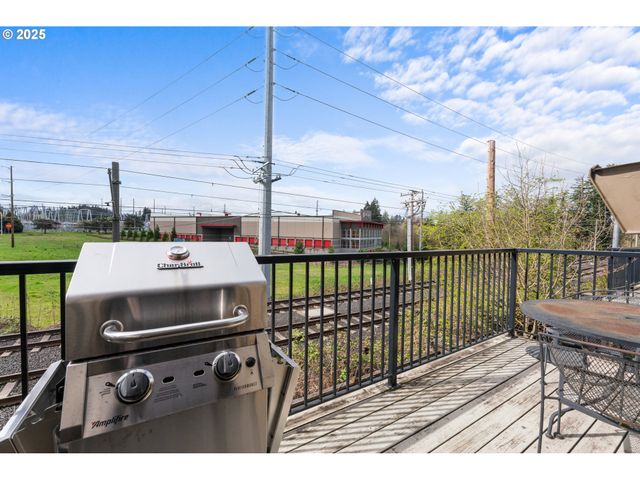 7906 Ne MIRIAM Way, Hillsboro, OR 97006