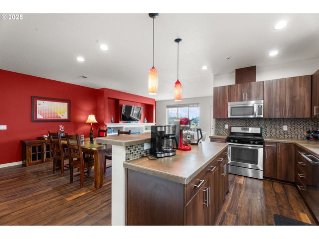 7906 Ne MIRIAM Way, Hillsboro, OR 97006