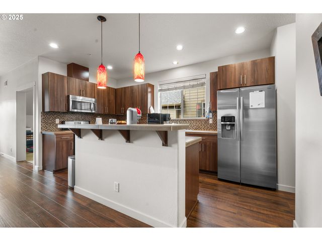 7906 Ne MIRIAM Way, Hillsboro, OR 97006