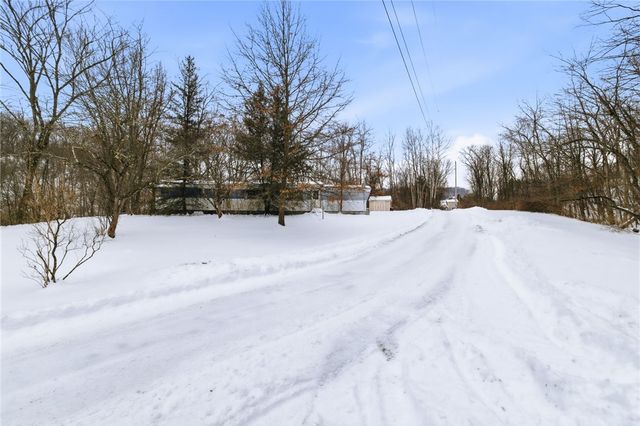 1558 Blackhawk Rd, Darlington, PA 16115