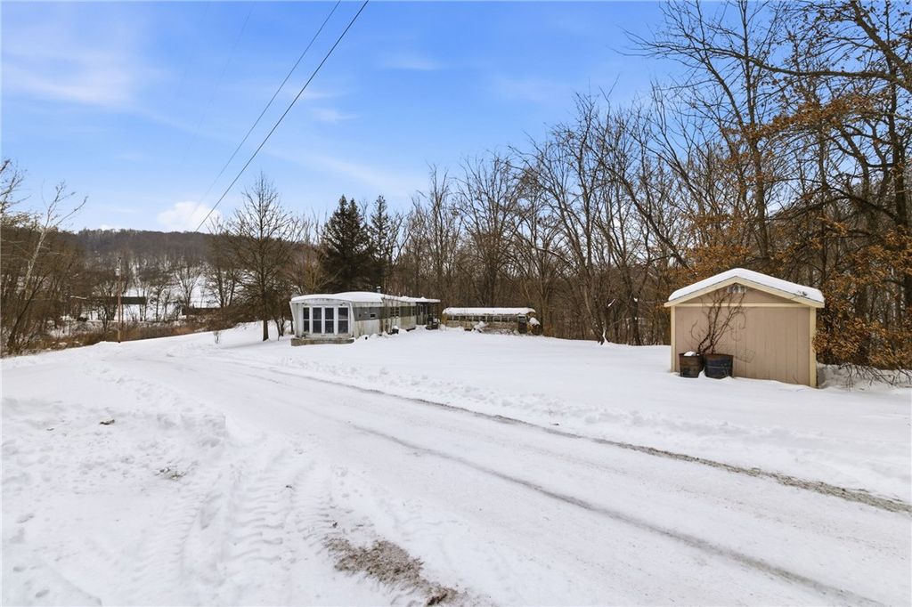 1558 Blackhawk Rd, Darlington, PA 16115