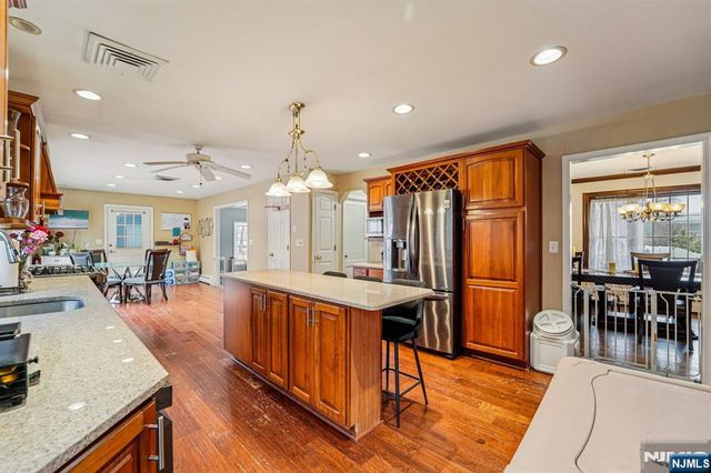 51 Catherine Street, Bloomingdale, NJ 07403