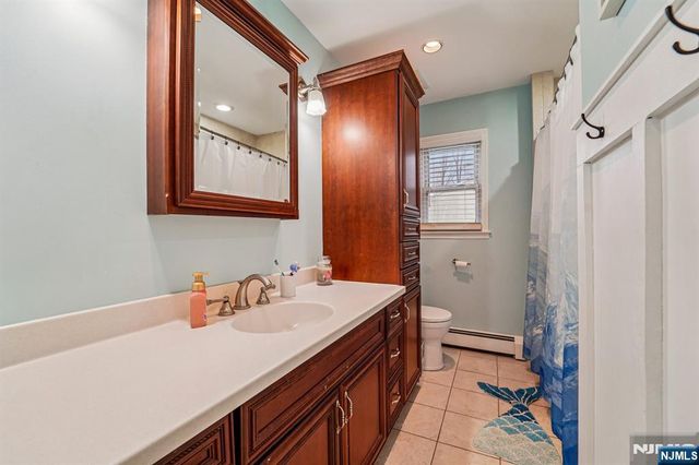 51 Catherine Street, Bloomingdale, NJ 07403