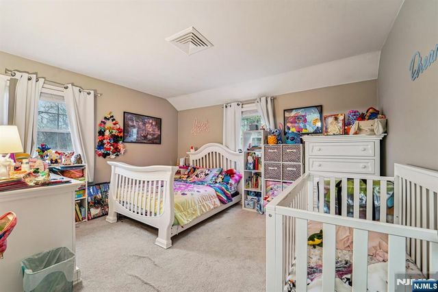 51 Catherine Street, Bloomingdale, NJ 07403