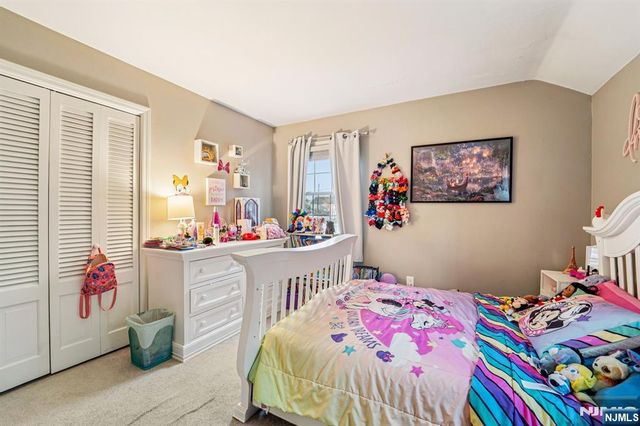 51 Catherine Street, Bloomingdale, NJ 07403