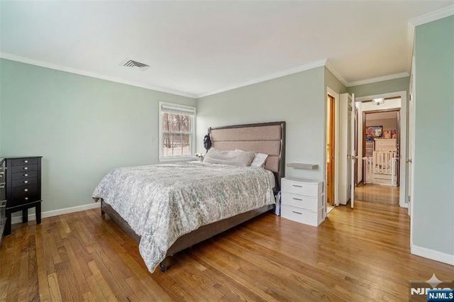 51 Catherine Street, Bloomingdale, NJ 07403