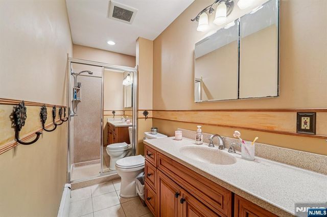 51 Catherine Street, Bloomingdale, NJ 07403