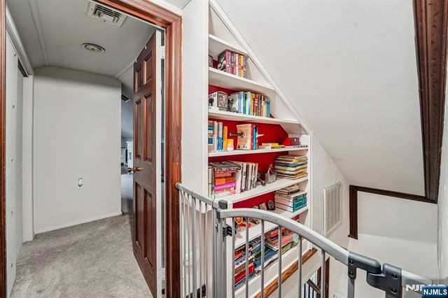 51 Catherine Street, Bloomingdale, NJ 07403
