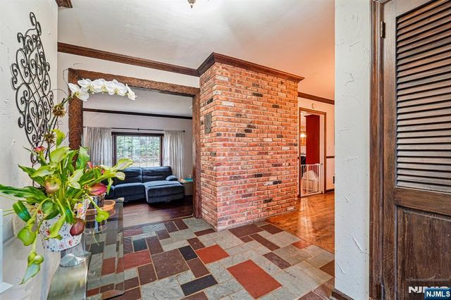 51 Catherine Street, Bloomingdale, NJ 07403