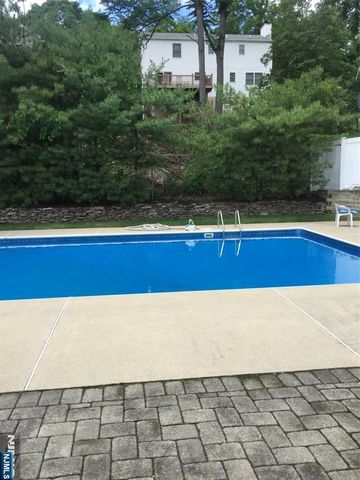 51 Catherine Street, Bloomingdale, NJ 07403