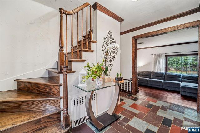 51 Catherine Street, Bloomingdale, NJ 07403