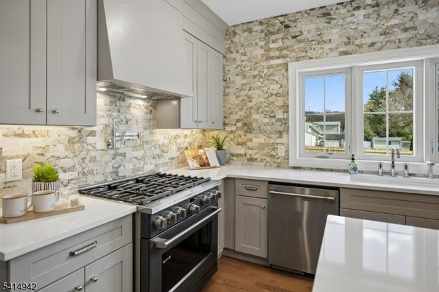 80 Glenside Ave, Summit City, NJ 07901