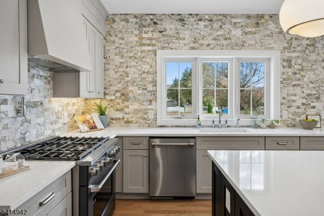 80 Glenside Ave, Summit City, NJ 07901