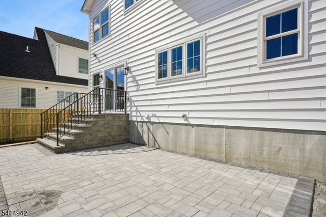 80 Glenside Ave, Summit City, NJ 07901