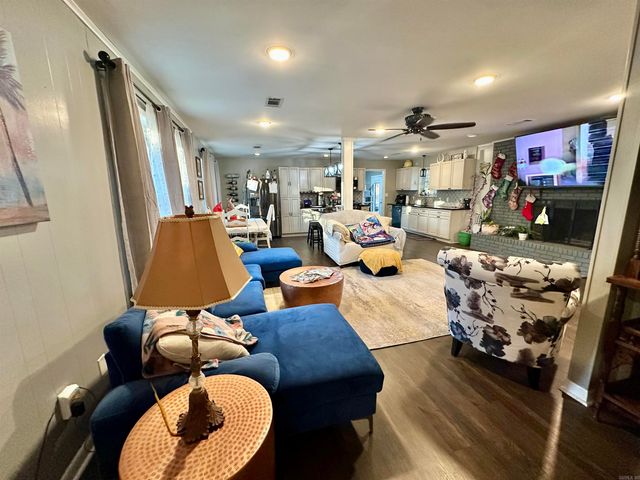 411 Rolling Hills Dr, White Hall, AR 71602