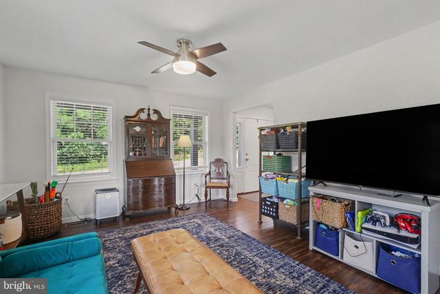 3 STONER DR, Shermans Dale, PA 17090