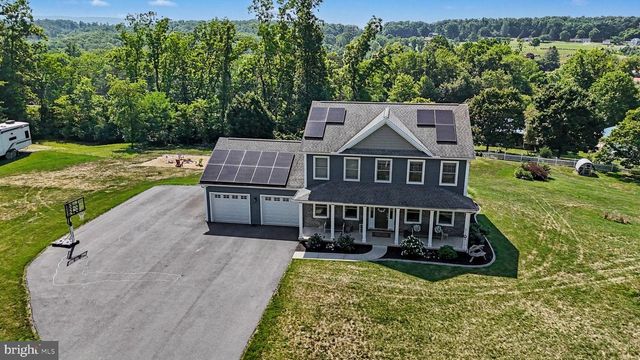 3 STONER DR, Shermans Dale, PA 17090