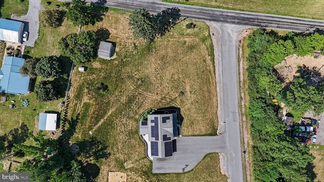 3 STONER DR, Shermans Dale, PA 17090