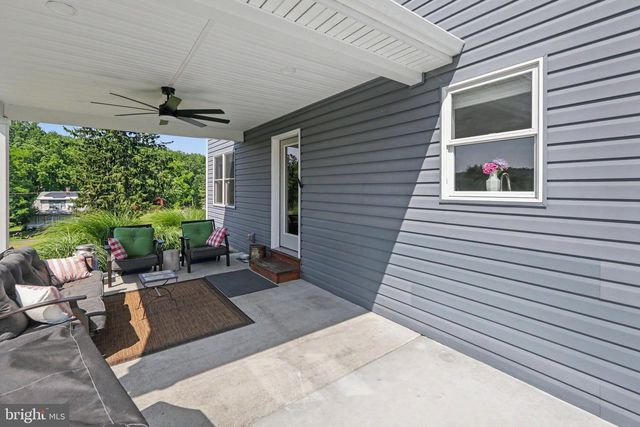 3 STONER DR, Shermans Dale, PA 17090