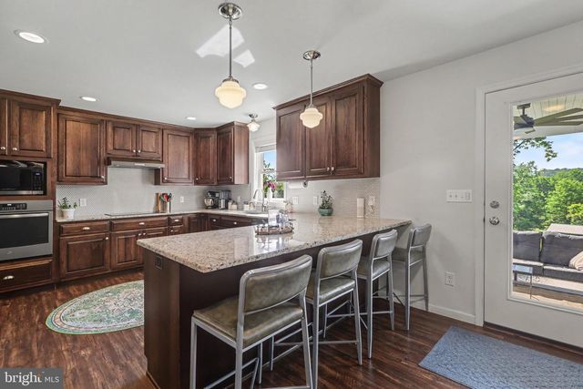 3 STONER DR, Shermans Dale, PA 17090