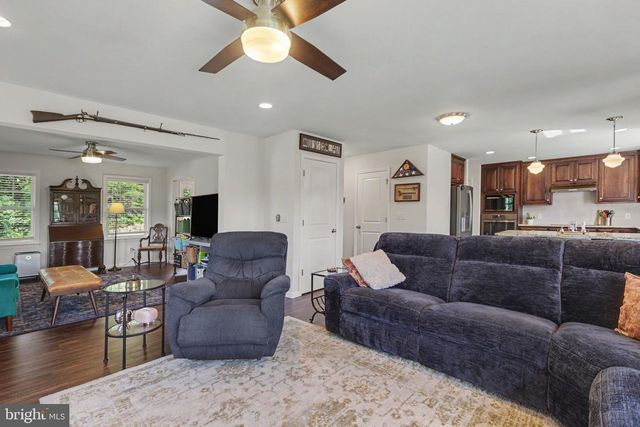3 STONER DR, Shermans Dale, PA 17090
