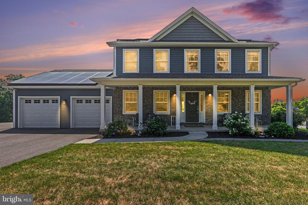 3 STONER DR, Shermans Dale, PA 17090