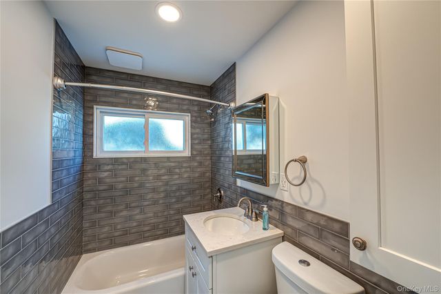 16 Sleepy Lane, Hicksville, NY 11801