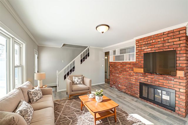 16 Sleepy Lane, Hicksville, NY 11801