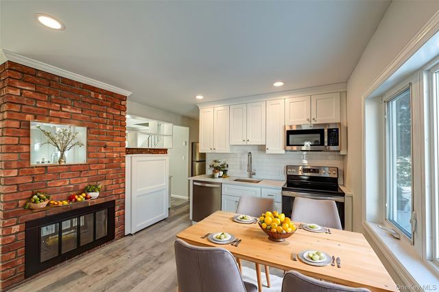 16 Sleepy Lane, Hicksville, NY 11801