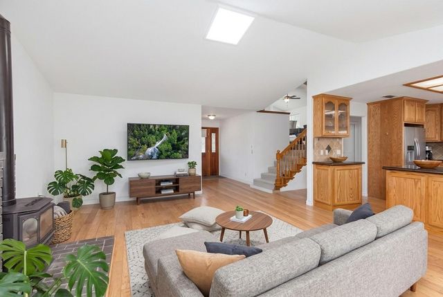 2881 Gladstone Ln, Cameron Park, CA 95682