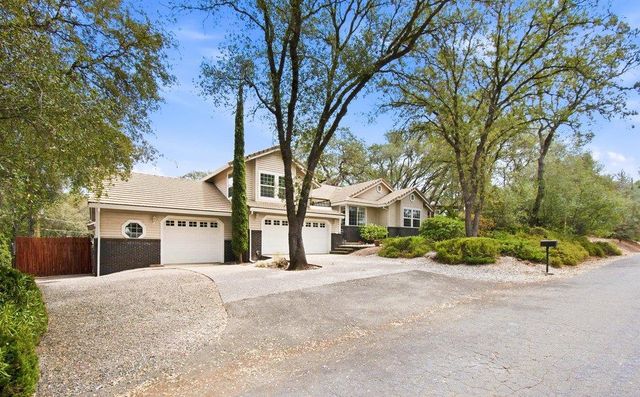 2881 Gladstone Ln, Cameron Park, CA 95682