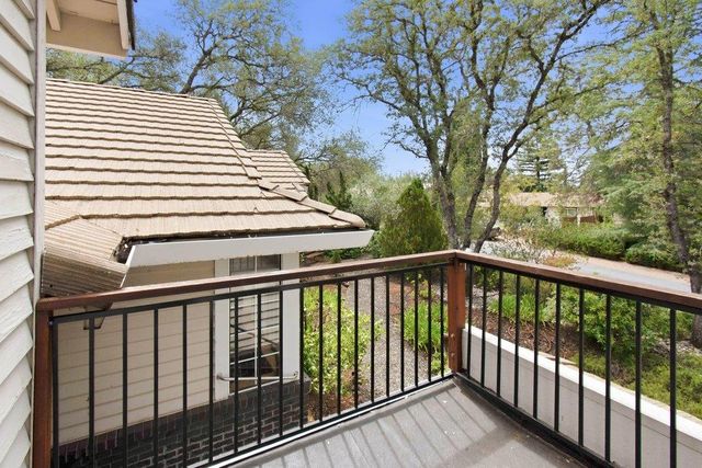 2881 Gladstone Ln, Cameron Park, CA 95682