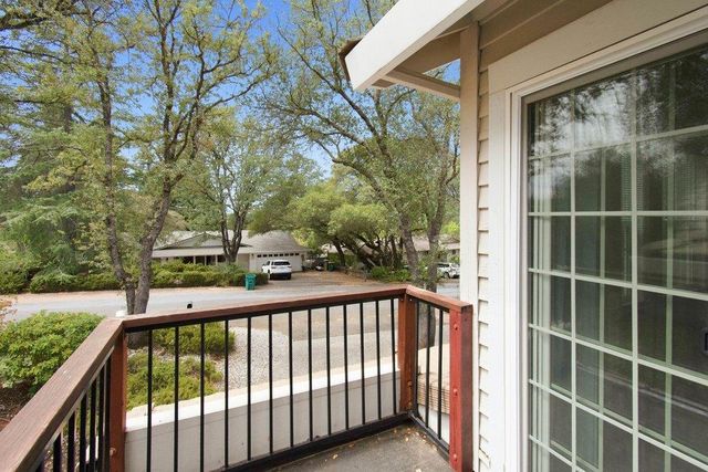 2881 Gladstone Ln, Cameron Park, CA 95682