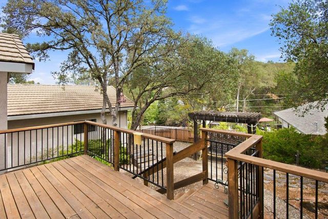 2881 Gladstone Ln, Cameron Park, CA 95682