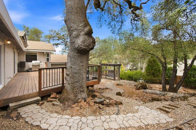 2881 Gladstone Ln, Cameron Park, CA 95682