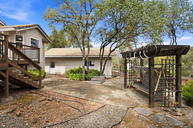 2881 Gladstone Ln, Cameron Park, CA 95682