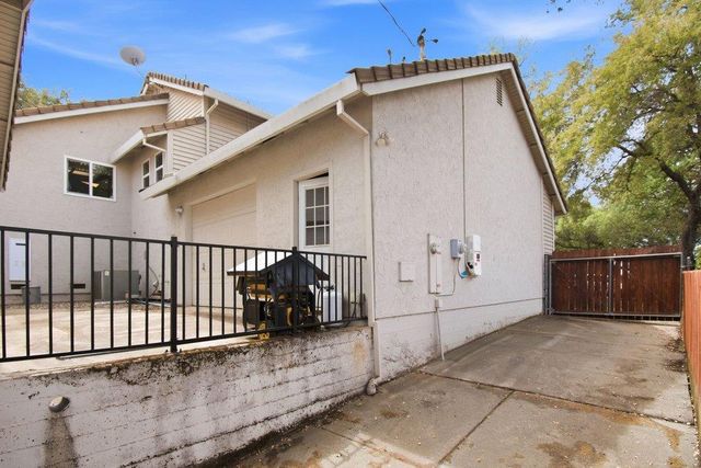 2881 Gladstone Ln, Cameron Park, CA 95682