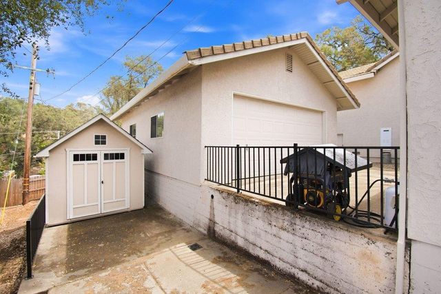 2881 Gladstone Ln, Cameron Park, CA 95682