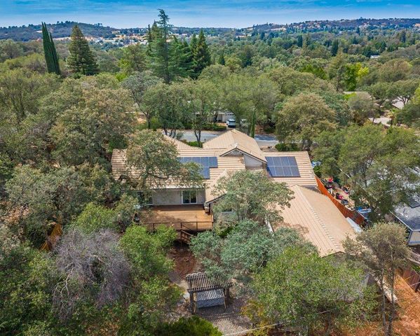 2881 Gladstone Ln, Cameron Park, CA 95682