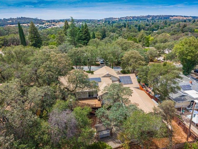 2881 Gladstone Ln, Cameron Park, CA 95682