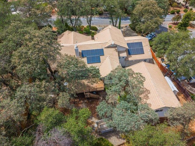 2881 Gladstone Ln, Cameron Park, CA 95682