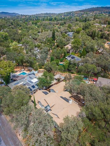 2881 Gladstone Ln, Cameron Park, CA 95682
