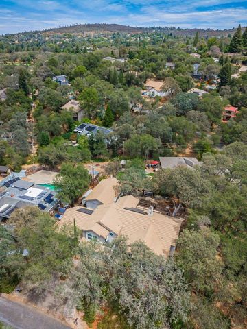 2881 Gladstone Ln, Cameron Park, CA 95682