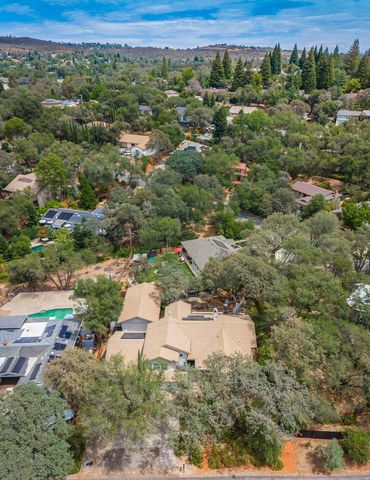 2881 Gladstone Ln, Cameron Park, CA 95682