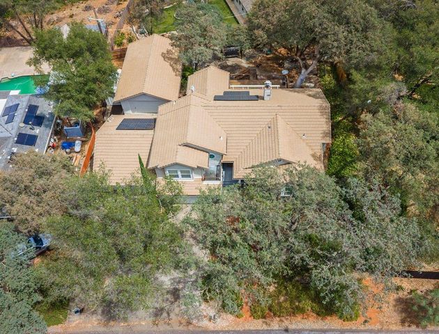 2881 Gladstone Ln, Cameron Park, CA 95682