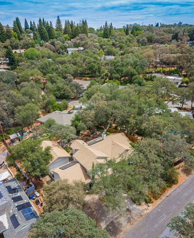 2881 Gladstone Ln, Cameron Park, CA 95682