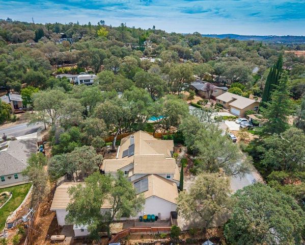 2881 Gladstone Ln, Cameron Park, CA 95682