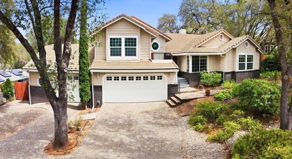 2881 Gladstone Ln, Cameron Park, CA 95682
